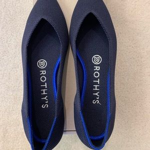 NWT Rothy’s The Point flats in Maritime Navy size 6.5
